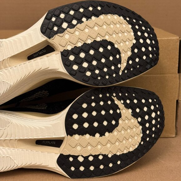 Nike ZoomX Vaporfly NEXT% 3 Women’s Size 7.5 Black Metallic Gold Running Shoes - Picture 7 of 9